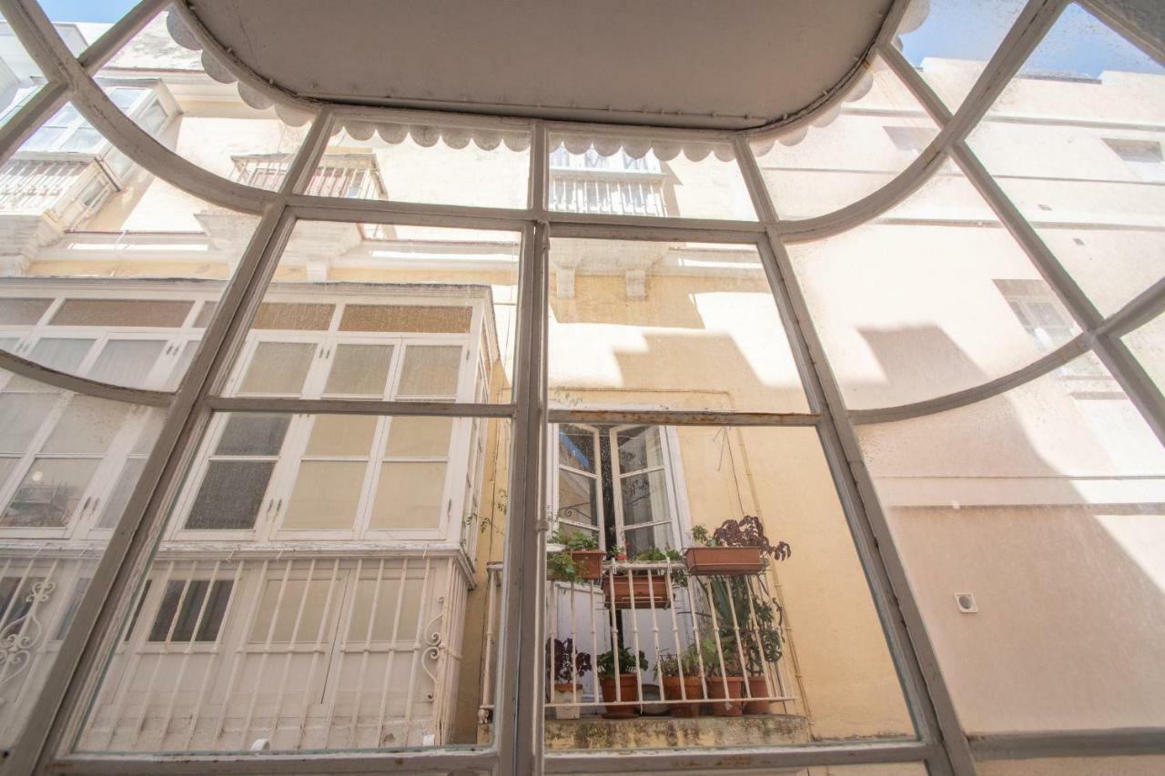 Apartamento Del Arqueologo De Cadiz Bagian luar foto